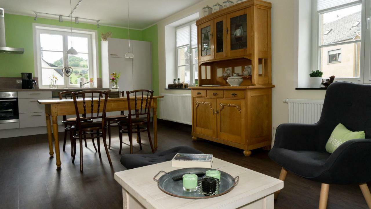 Ferienhaus Alte Schule Volkesfeld Buitenkant foto