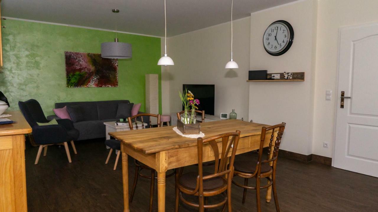 Ferienhaus Alte Schule Volkesfeld Buitenkant foto